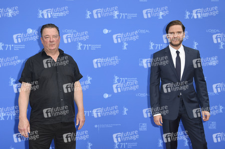 Filmpremiere 'Nebenan', Berlinale 2021