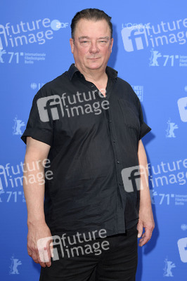 Filmpremiere 'Nebenan', Berlinale 2021