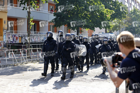 Durchsetzung der Brandschutzprüfung in der 'Rigaer 94' in Berlin