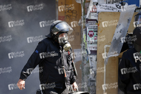 Durchsetzung der Brandschutzprüfung in der 'Rigaer 94' in Berlin