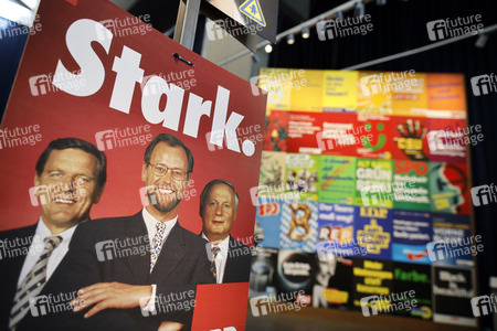 Ausstellung 'Wähl mich! Parteien plakatieren' in Bonn