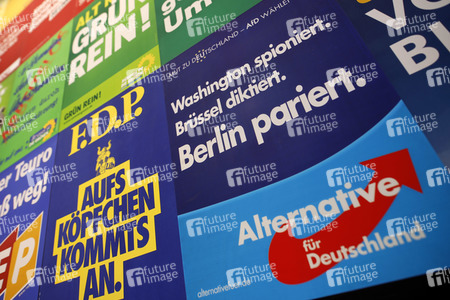 Ausstellung 'Wähl mich! Parteien plakatieren' in Bonn