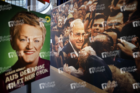 Ausstellung 'Wähl mich! Parteien plakatieren' in Bonn