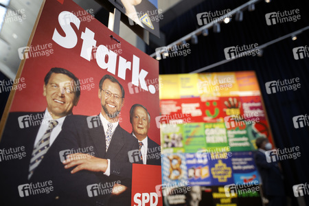 Ausstellung 'Wähl mich! Parteien plakatieren' in Bonn