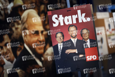 Ausstellung 'Wähl mich! Parteien plakatieren' in Bonn