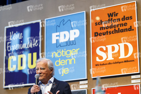 Ausstellung 'Wähl mich! Parteien plakatieren' in Bonn