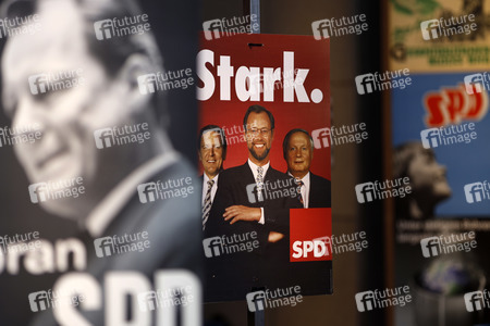 Ausstellung 'Wähl mich! Parteien plakatieren' in Bonn