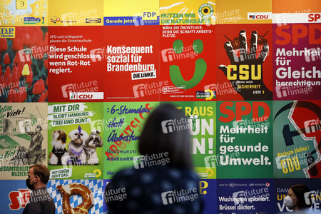 Ausstellung 'Wähl mich! Parteien plakatieren' in Bonn