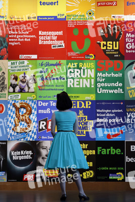 Ausstellung 'Wähl mich! Parteien plakatieren' in Bonn