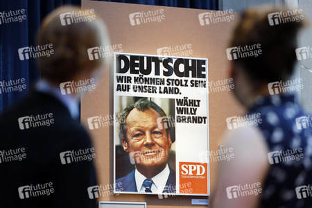 Ausstellung 'Wähl mich! Parteien plakatieren' in Bonn