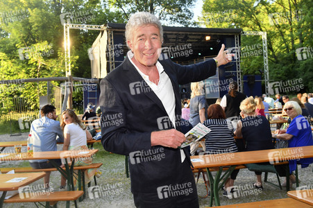 Theaterpremiere 'Das Blaue vom Himmel' in München