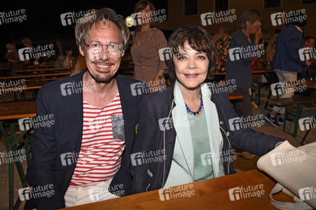 Theaterpremiere 'Das Blaue vom Himmel' in München