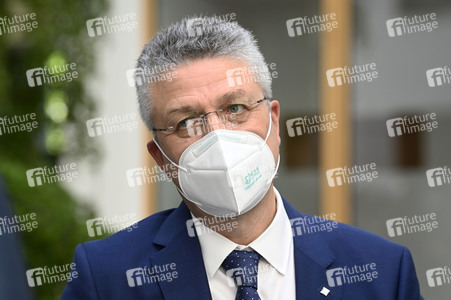 Pressekonferenz zur Corona-Lage, Betriebsärzte und Impfkampagne in Berlin