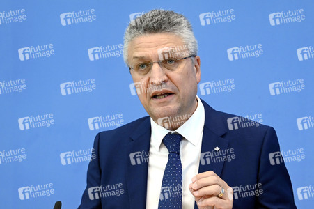 Pressekonferenz zur Corona-Lage, Betriebsärzte und Impfkampagne in Berlin