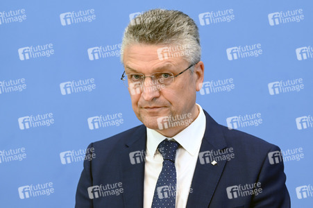 Pressekonferenz zur Corona-Lage, Betriebsärzte und Impfkampagne in Berlin