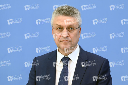 Pressekonferenz zur Corona-Lage, Betriebsärzte und Impfkampagne in Berlin