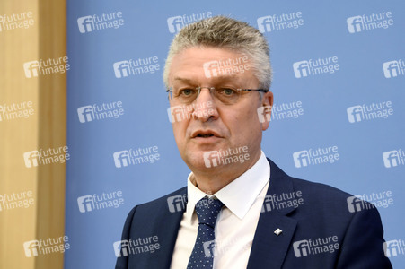 Pressekonferenz zur Corona-Lage, Betriebsärzte und Impfkampagne in Berlin