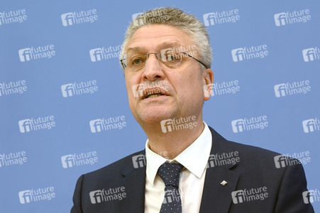 Pressekonferenz zur Corona-Lage, Betriebsärzte und Impfkampagne in Berlin