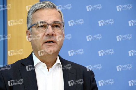 Pressekonferenz zur Corona-Lage, Betriebsärzte und Impfkampagne in Berlin