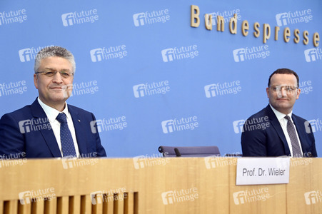 Pressekonferenz zur Corona-Lage, Betriebsärzte und Impfkampagne in Berlin