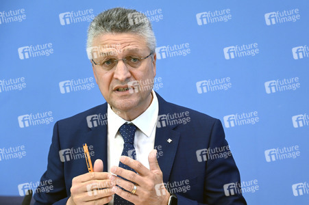 Pressekonferenz zur Corona-Lage, Betriebsärzte und Impfkampagne in Berlin