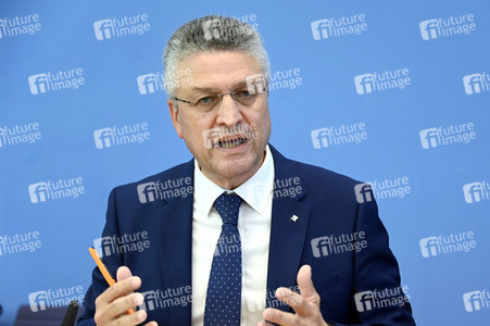 Pressekonferenz zur Corona-Lage, Betriebsärzte und Impfkampagne in Berlin