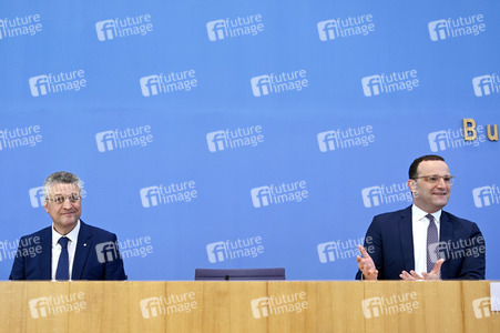 Pressekonferenz zur Corona-Lage, Betriebsärzte und Impfkampagne in Berlin