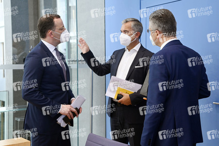 Pressekonferenz zur Corona-Lage, Betriebsärzte und Impfkampagne in Berlin