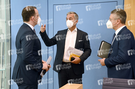 Pressekonferenz zur Corona-Lage, Betriebsärzte und Impfkampagne in Berlin