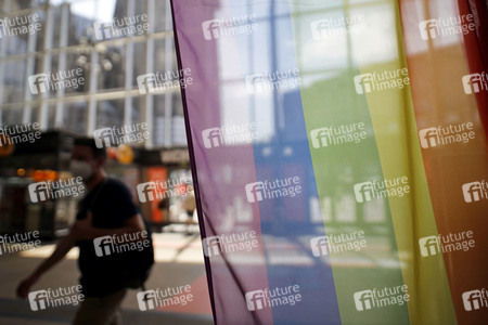 Symbolfoto Pride Month Deutsche Bahn