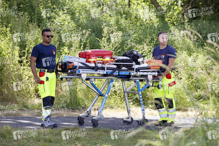 Rettungsübung von Feuerwehr und DLRG in Köln