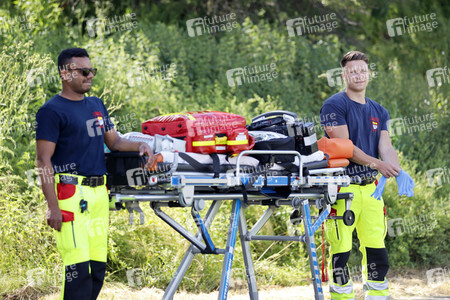Rettungsübung von Feuerwehr und DLRG in Köln