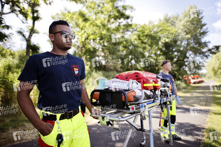 Rettungsübung von Feuerwehr und DLRG in Köln