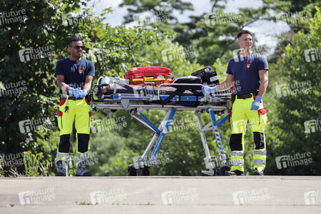 Rettungsübung von Feuerwehr und DLRG in Köln