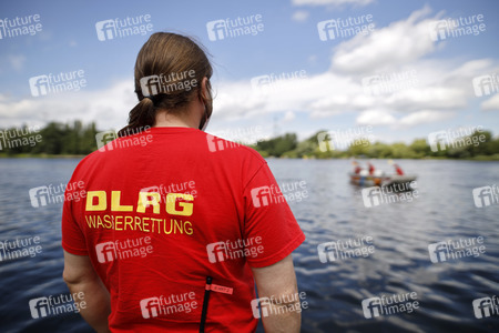 Rettungsübung von Feuerwehr und DLRG in Köln