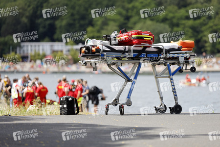Rettungsübung von Feuerwehr und DLRG in Köln
