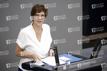 235. Sitzung des Deutschen Bundestages in Berlin
