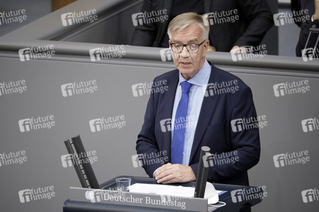 235. Sitzung des Deutschen Bundestages in Berlin