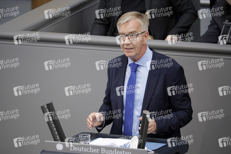 235. Sitzung des Deutschen Bundestages in Berlin