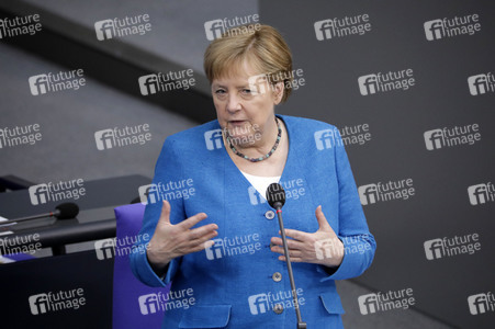 235. Sitzung des Deutschen Bundestages in Berlin