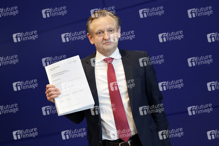 Übergabe des Abschlussberichts des 3. Untersuchungsausschusses 'Wirecard' in Berlin