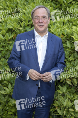 Fototermin mit Sophia Thomalla und Armin Laschet in Düsseldorf