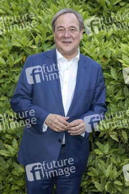 Fototermin mit Sophia Thomalla und Armin Laschet in Düsseldorf