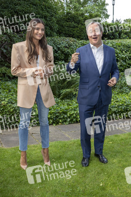 Fototermin mit Sophia Thomalla und Armin Laschet in Düsseldorf
