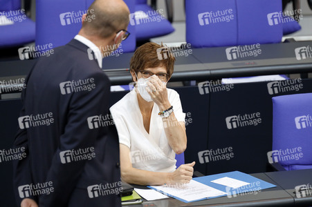 235. Sitzung des Deutschen Bundestages in Berlin