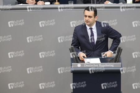 235. Sitzung des Deutschen Bundestages in Berlin