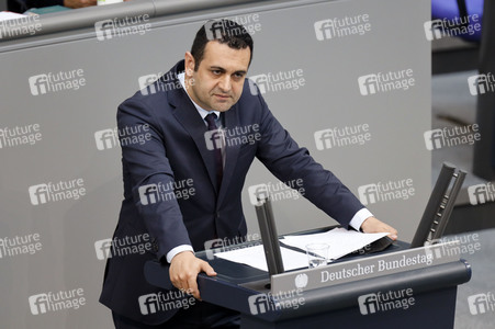 235. Sitzung des Deutschen Bundestages in Berlin