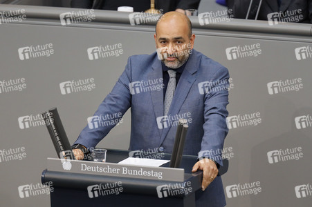 235. Sitzung des Deutschen Bundestages in Berlin