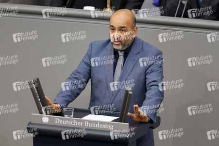 235. Sitzung des Deutschen Bundestages in Berlin