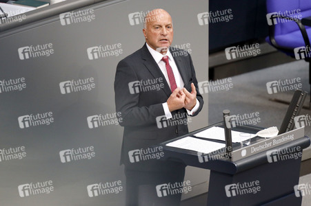 235. Sitzung des Deutschen Bundestages in Berlin